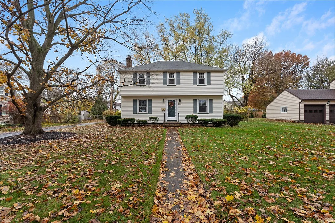205 Daley Blvd photo 1