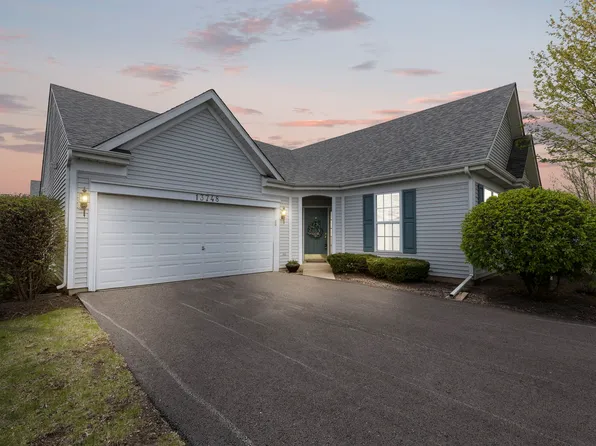 13748 S Hickory Ln, Plainfield, IL 60544
