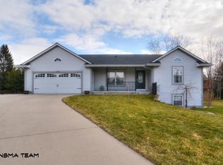 11046 Pinecreek Ct, Allendale, MI 49401