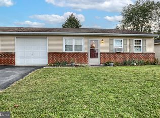 206 S Center St, Cleona, PA 17042