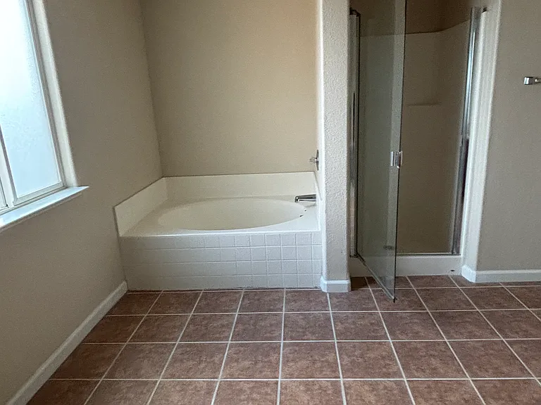 1017 Sun Meadow Dr — Photo 4