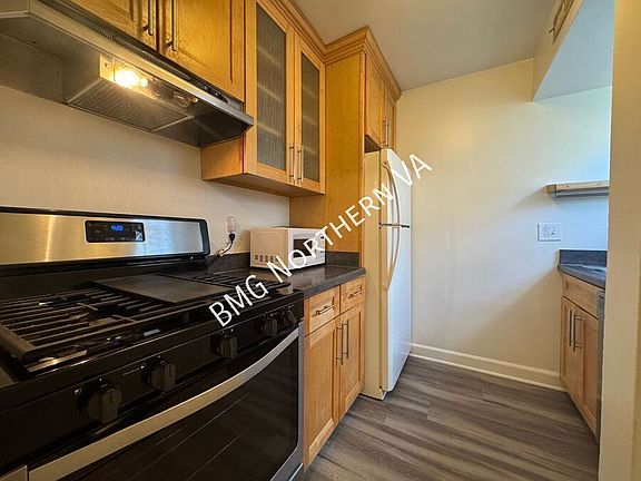 5th image of 426 N Armistead St APT 204