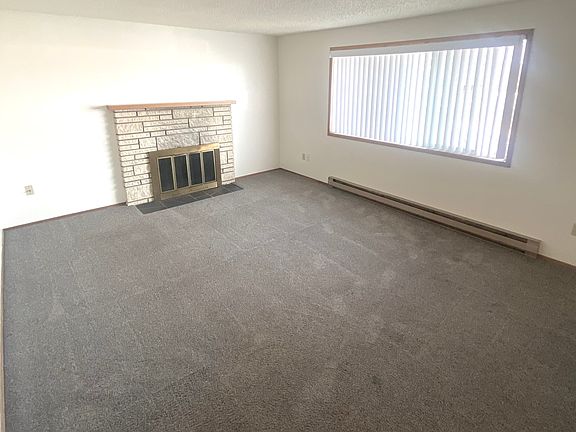 3rd image of 318 Clay St
