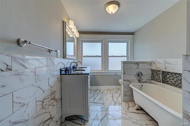 5779 Pershing Ave — Photo 42