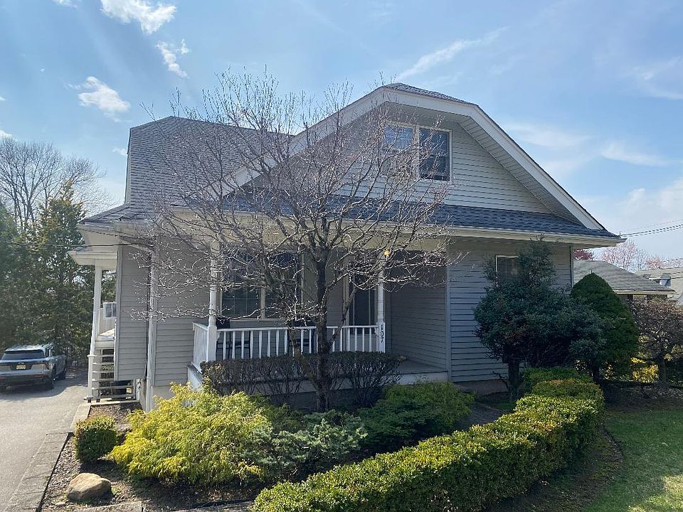 Lovely First Floor Apartment in Wayne!