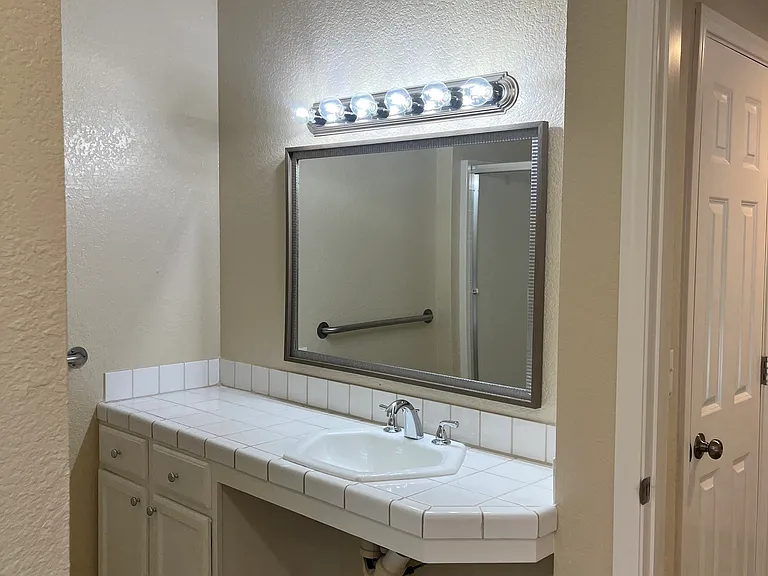 1240 Elmer St #A — Photo 13