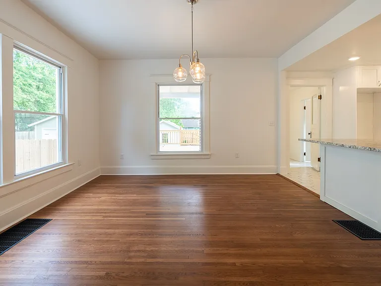 528 E Normal St — Photo 10