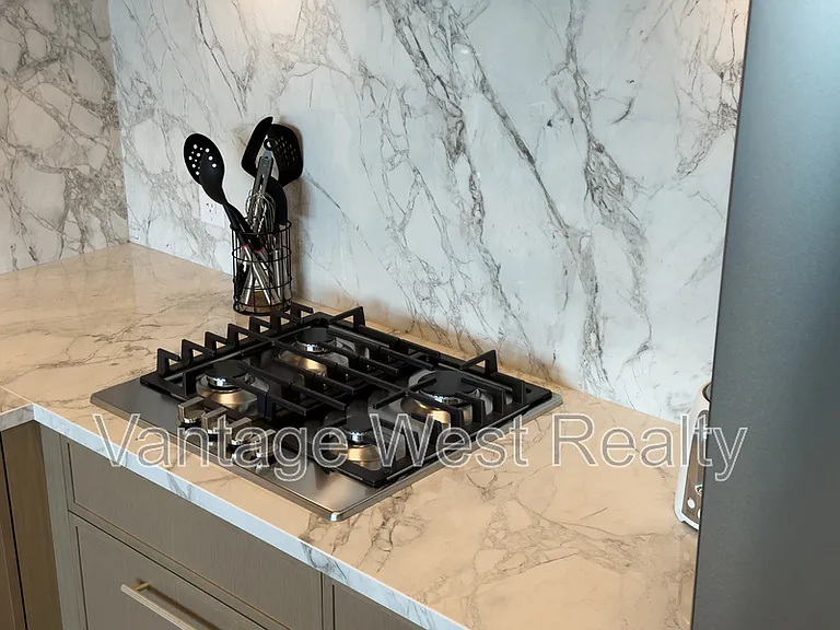 3800 Capozzi Rd #807 — Photo 13