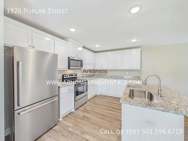 1920 N Poplar St — Photo 5