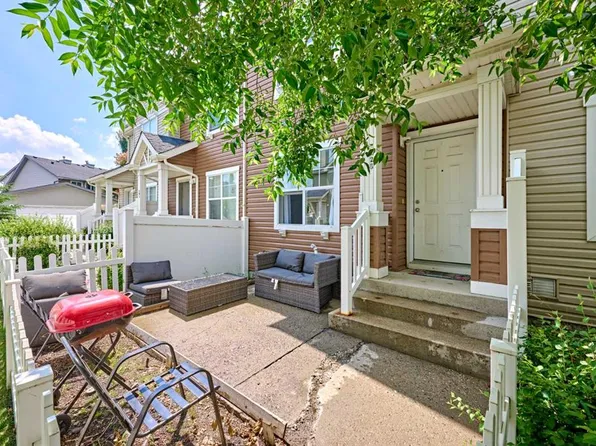 225 NE Elgin Gdns SE, Calgary, AB T2Z 4T6