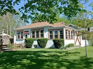 158 Crystal Beach Ave, Crystal Lake, IL 60014