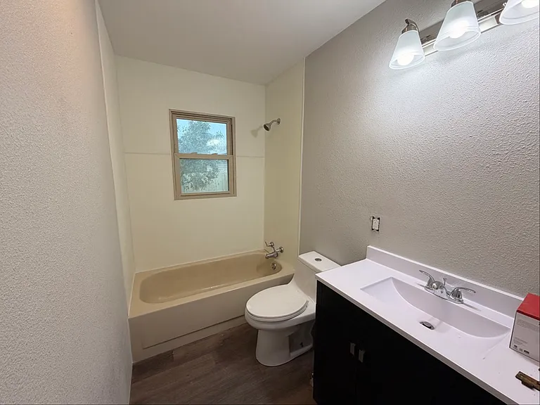 1608 George St #A — Photo 4