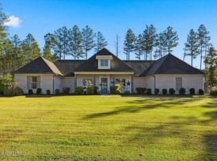 173 Fallen Oaks Dr, Brandon, MS 39047