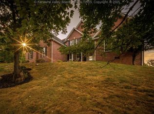 1028 Crestmont Rd, Hurricane, WV 25526