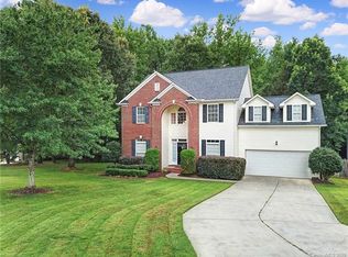 2533 Ashby Woods Dr, Matthews, NC 28105