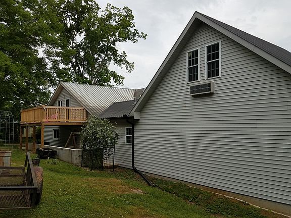 3rd image of 18 Blue Bird Dr