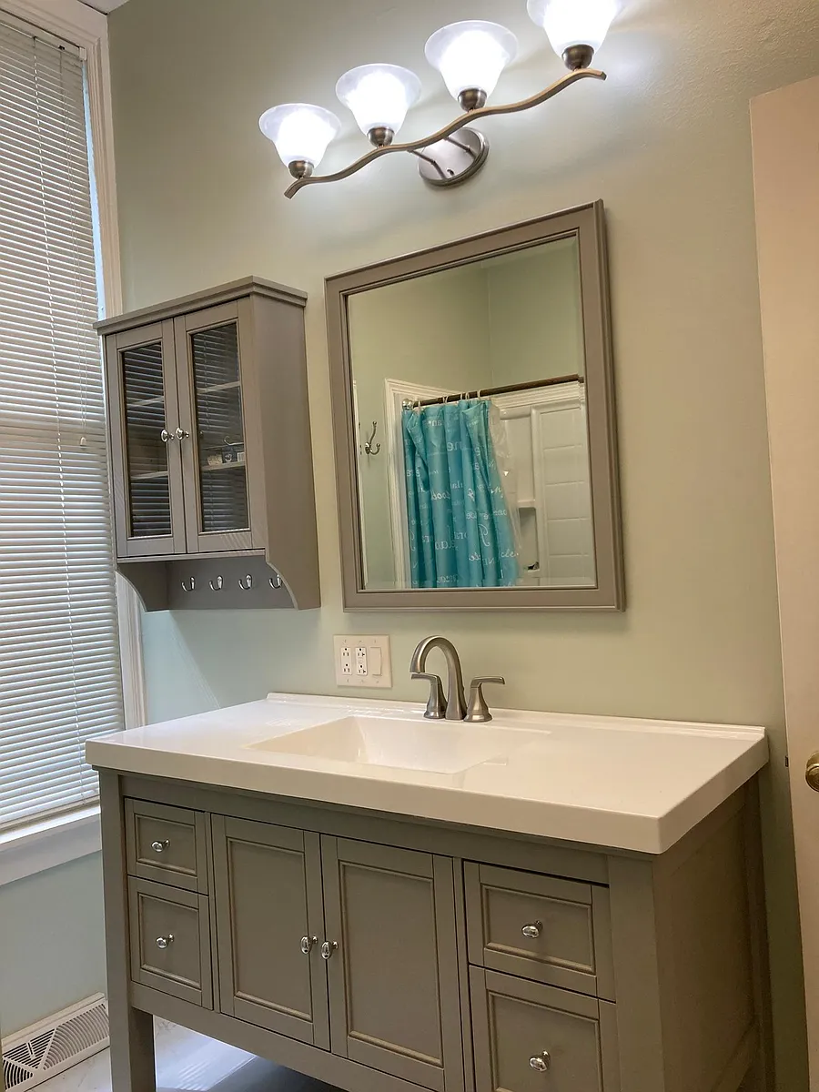 Shower Room - 57 E Hollister St #1