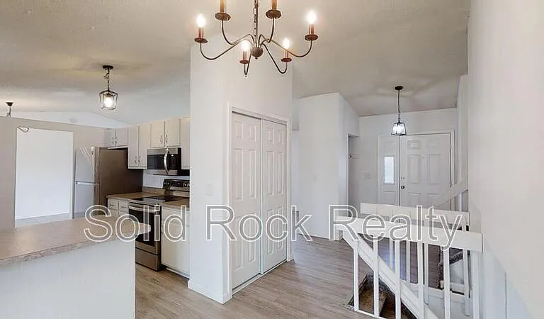 6340 Lange Dr — Photo 4