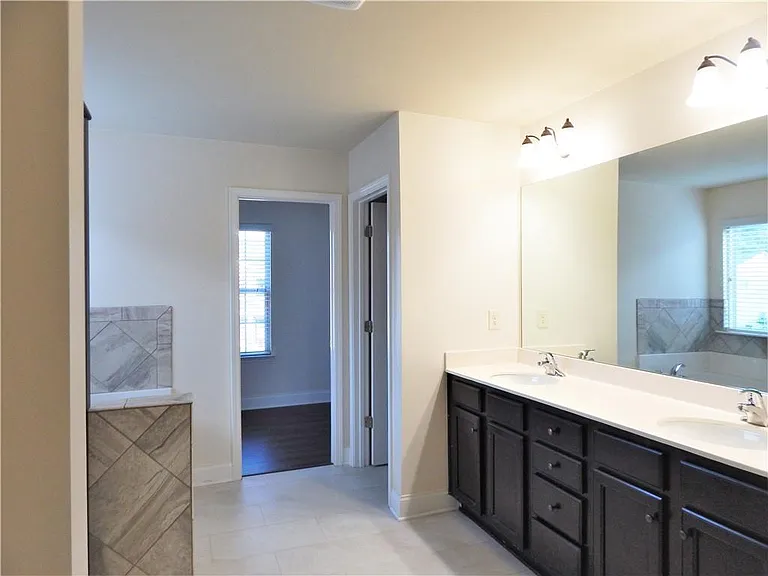 2441 Melton Common Dr — Photo 46