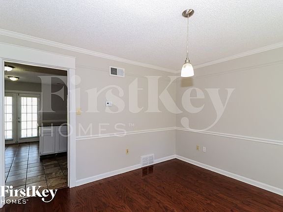 4th image of 8688 Chimneyrock Blvd