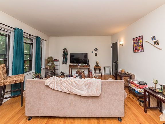 2nd image of 4885 N Paulina St APT 2F