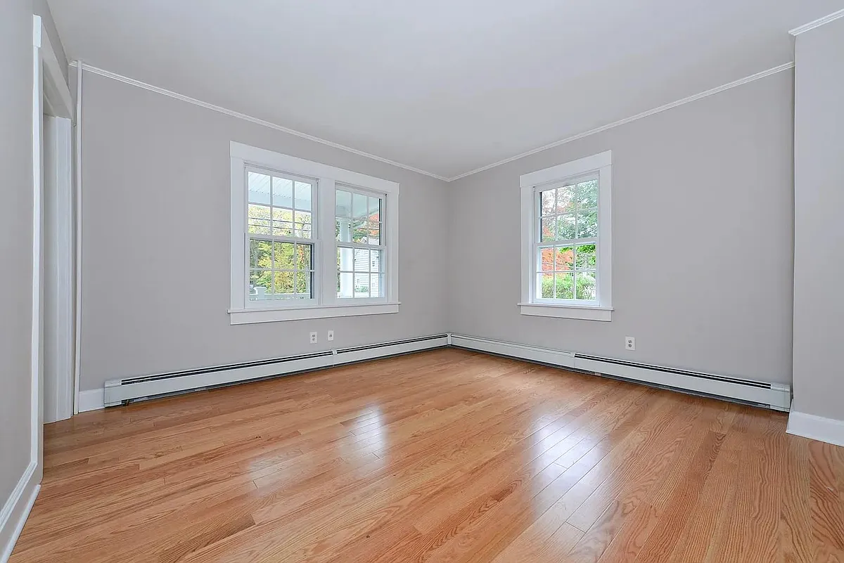 Living room - 4 Elm St