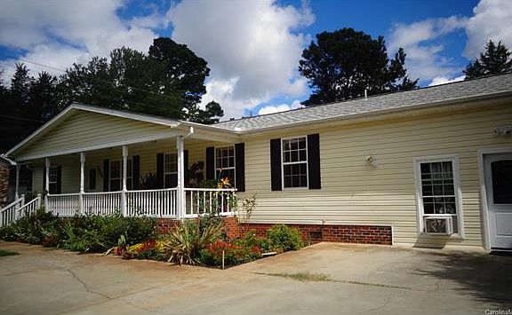 3rd image of 3909 Graywood Dr