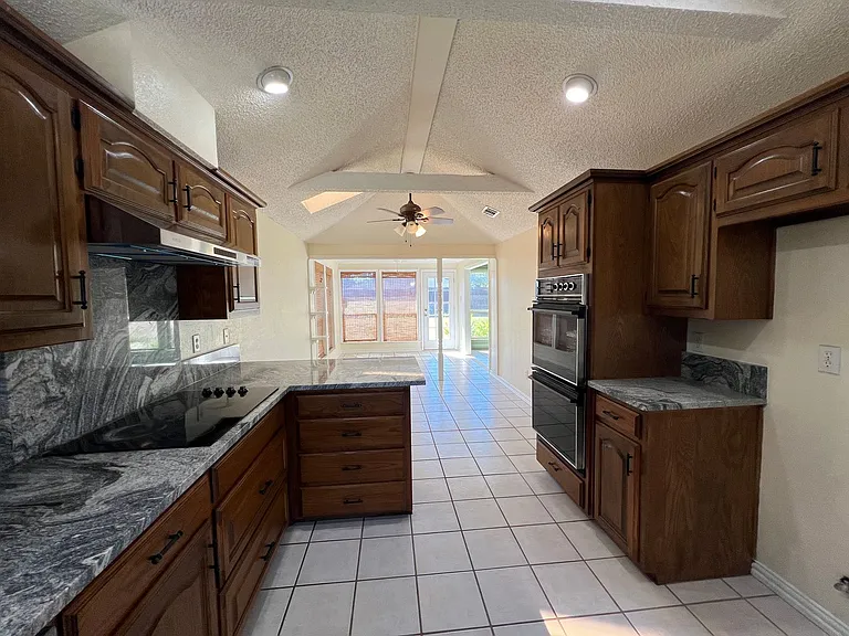 2312 Blue Cypress Dr — Photo 10