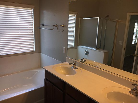 5th image of 300 W Dexter Way