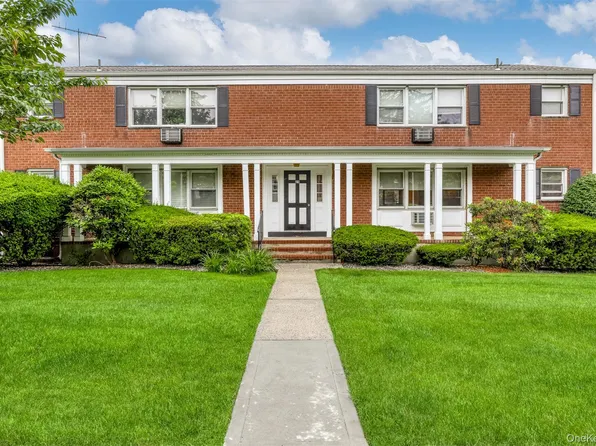 29 Bon Aire Circle #8212, Suffern, NY 10901