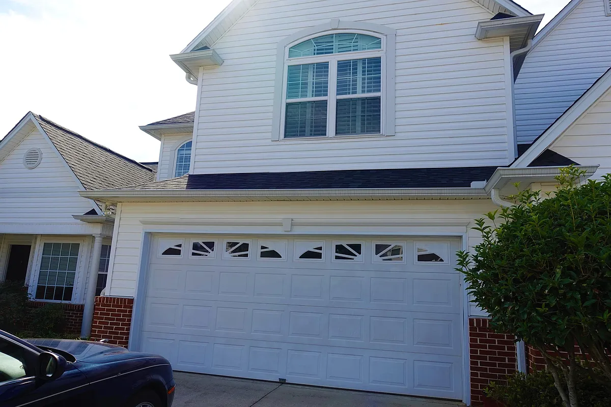 Building Photo - 30 Cedar Rock Dr