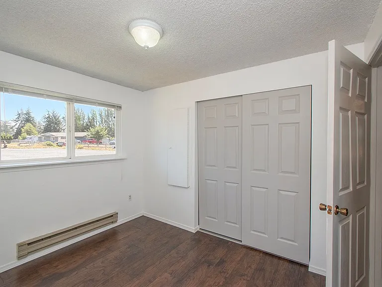 100 W Robert Pl — Photo 21