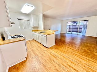 1042A Cabrillo Park Dr APT B, Santa Ana, CA 92701