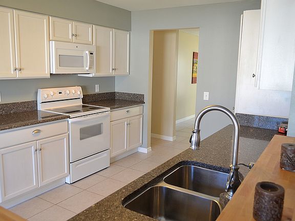 4th image of 3042 Hunkin Cir
