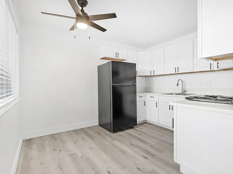 Shelfield Apartments — Photo 20