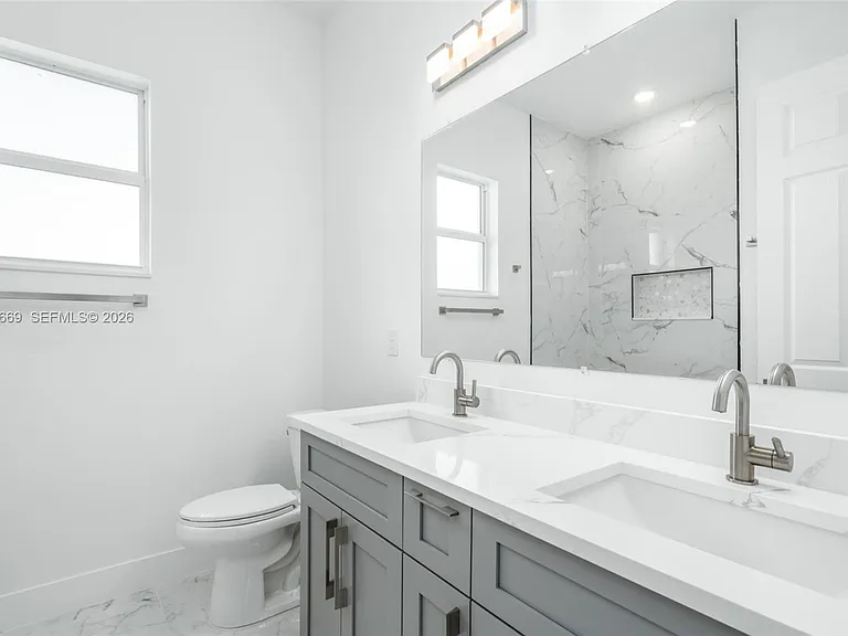 1025 Greenway Ter — Photo 17
