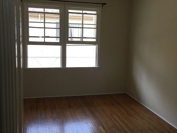 4th image of 11682 Darlington Ave APT 4