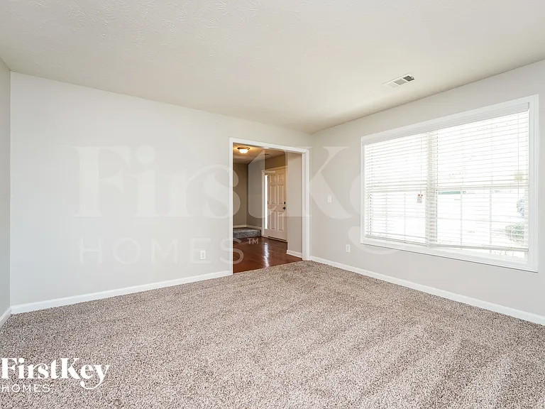 250 Landon Way — Photo 9