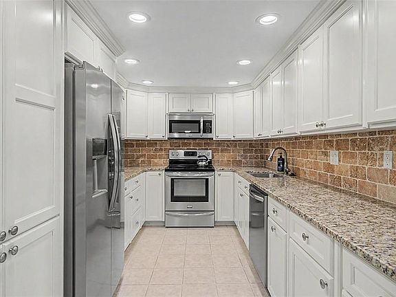 4th image of 2700 BAYSHORE BOULEVARD #11202
