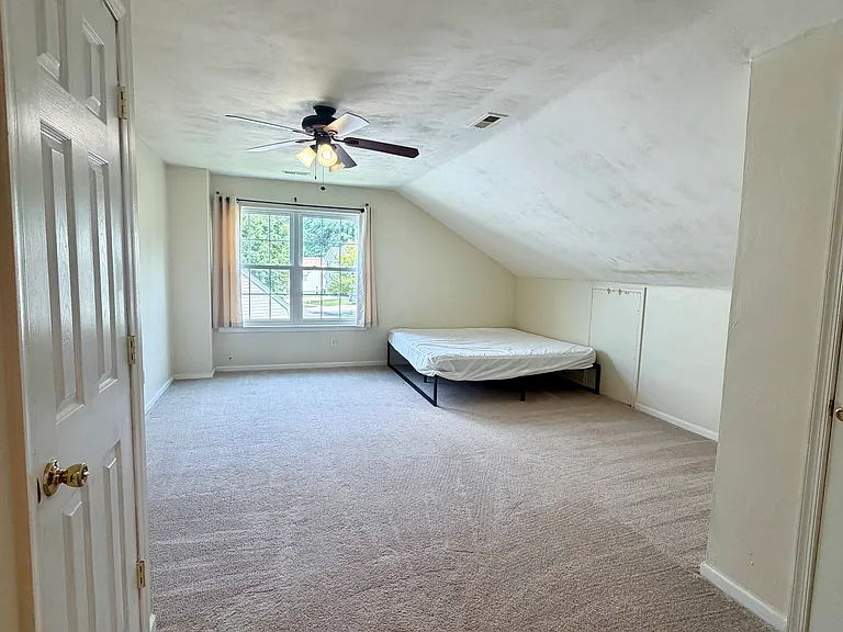 1400 Dalsbury Ln — Photo 17