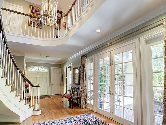 4th image of 5143 Holly Terrace Dr