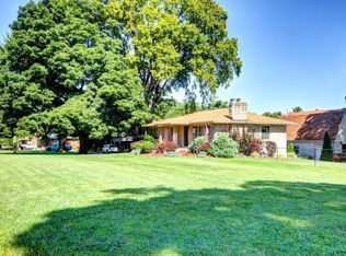5915 Applegate Ln, Louisville, KY 40219