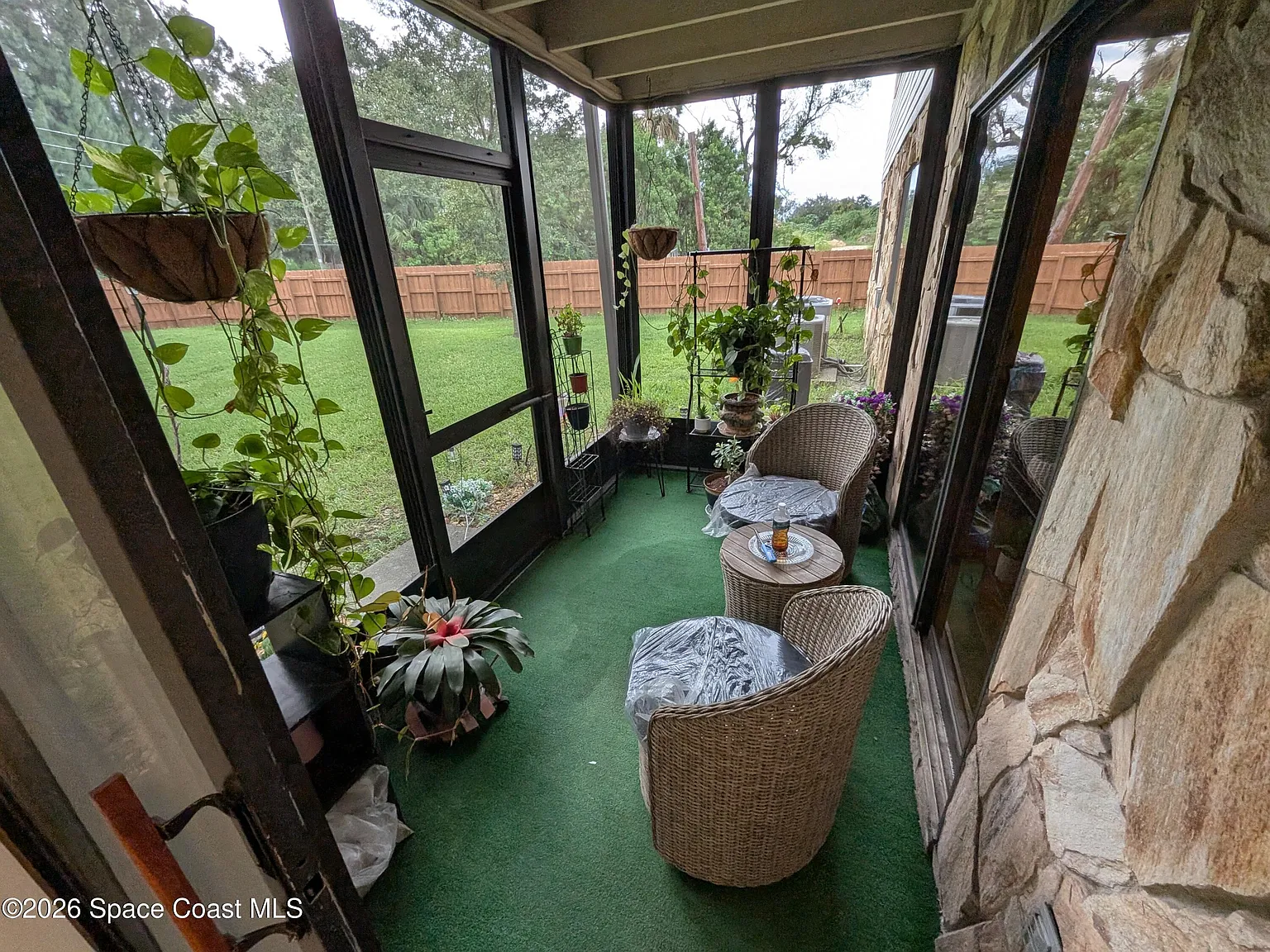 2 bed, 2.0 bath, 1200 sqft, $1,900 — Photo 2