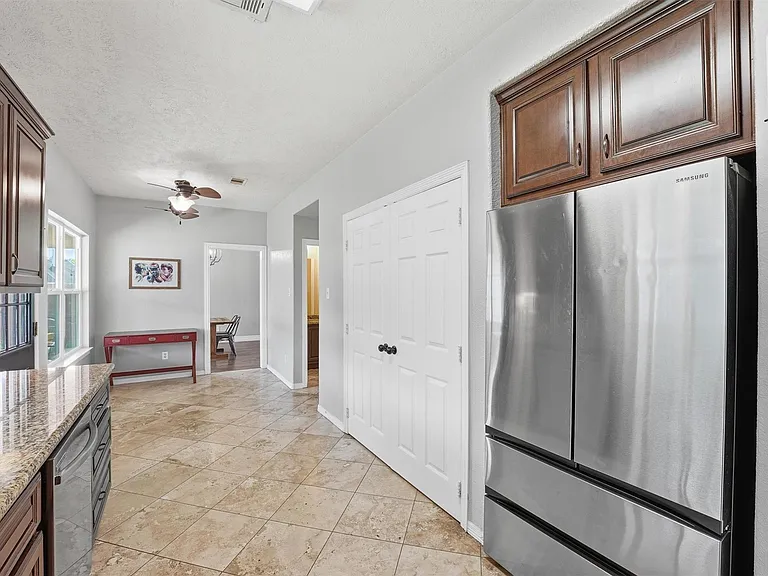 6215 Lake Chase Ct — Photo 8