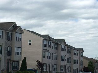 15 Cartledge Ln, Millersville, PA 17551