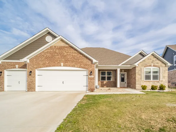 4720 W Tradwell Dr, New Palestine, IN 46163