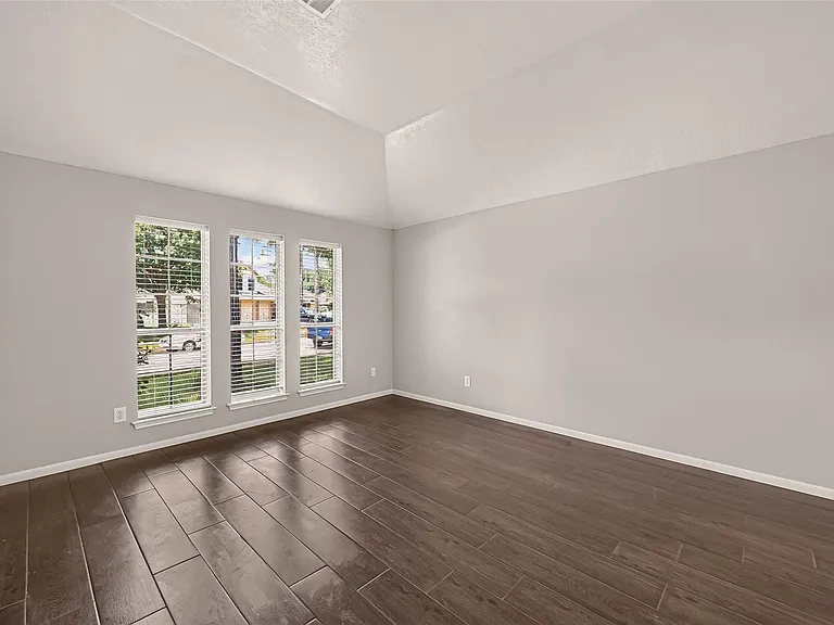 22619 Old Church Ln — Photo 11