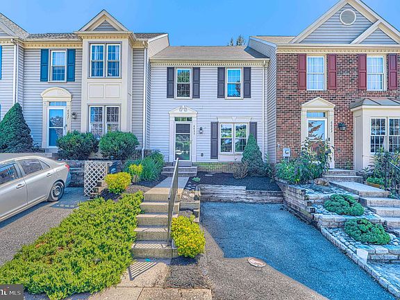 2nd image of 6635 Commodore Ct