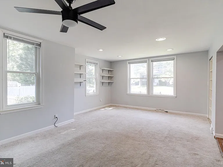 905 Regester Ave — Photo 16