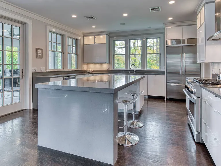25 Lake Dr — Photo 4